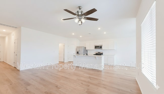Foto del edificio - 5901 Bradford Pear Ln