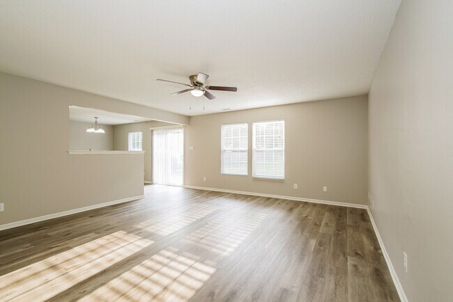 Foto del edificio - 6301 Monteo Ln