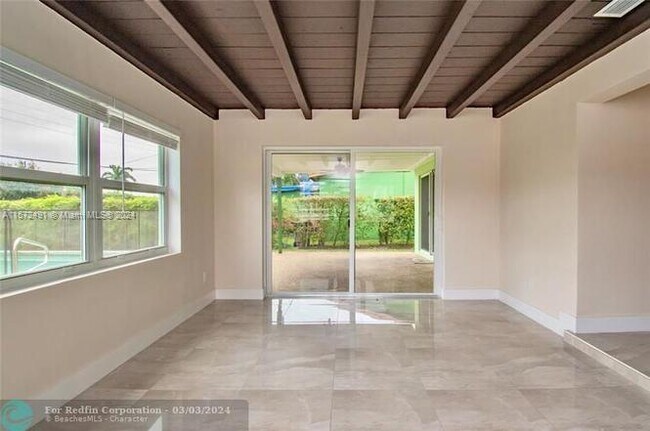 Foto del edificio - 3318 Roosevelt St