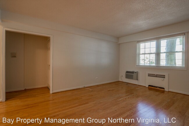 Building Photo - 2 br, 1 bath House - 4350 PERSHING DR, N. #1