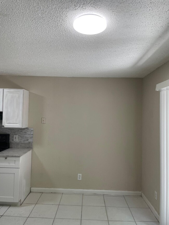 Building Photo - 3529 Coral Springs Dr