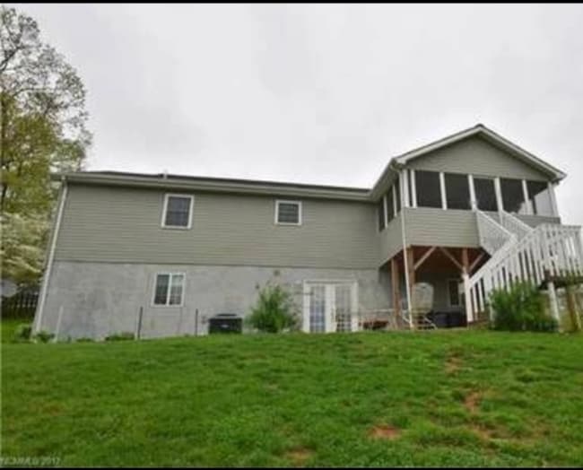 Building Photo - 40 Serenity Ln