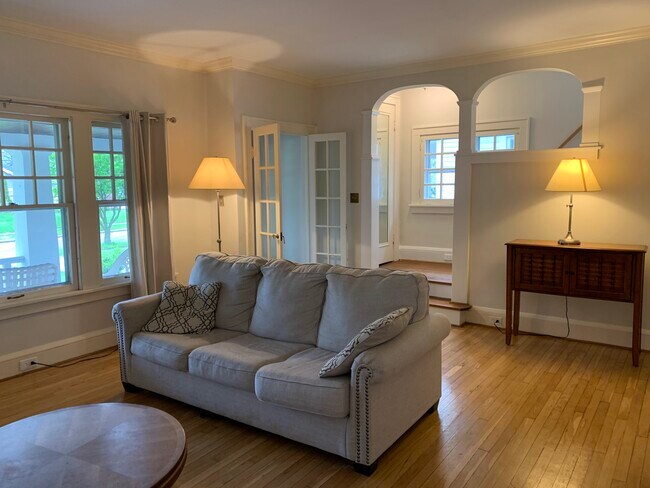 Foto del edificio - 2169 Briarwood Rd