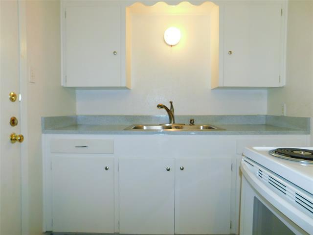 Building Photo - 401 Betchan Dr
