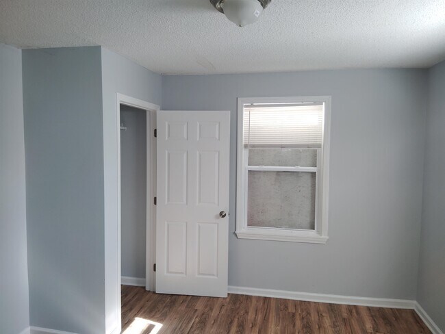 Foto del edificio - 881 N Claybrook St