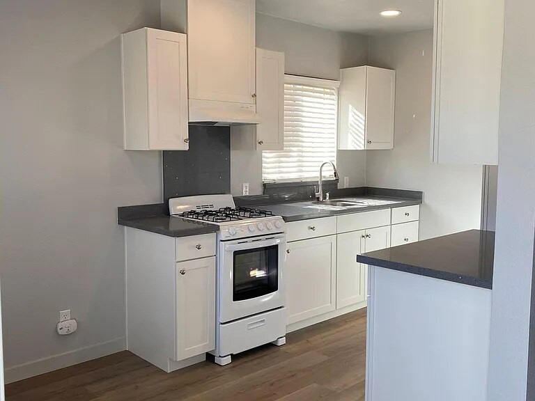 Foto principal - 44231 Cedar Ave
