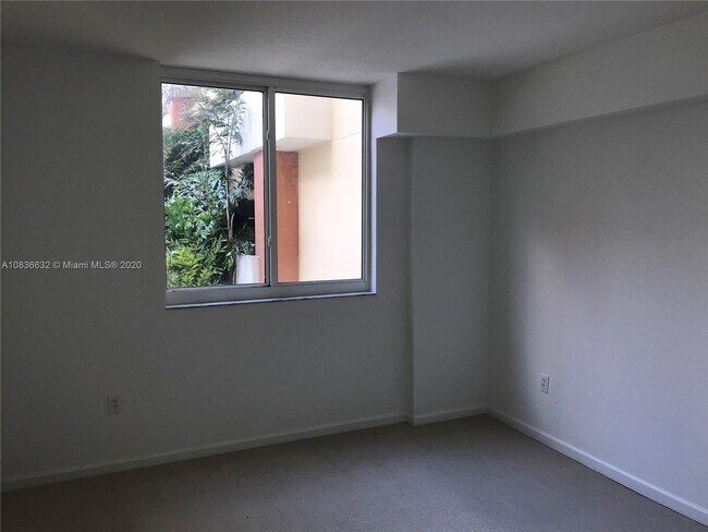 Foto del edificio - 2775 NE 187th St