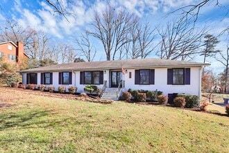 Building Photo - 1932 Stoneyridge Dr