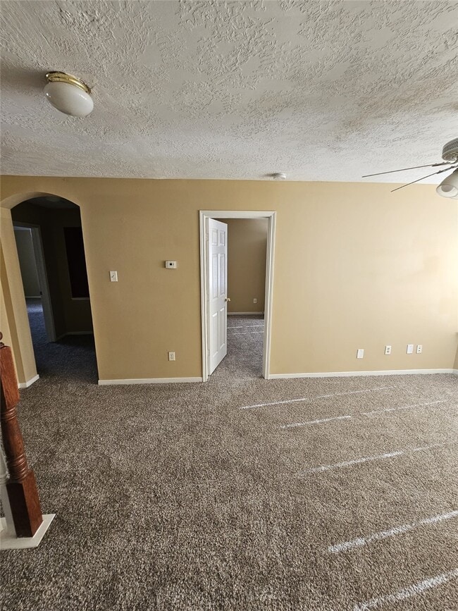 Building Photo - 12111 N Brenton Knoll Dr