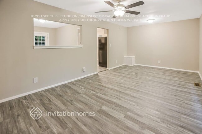 Building Photo - 3473 Pinehill Dr