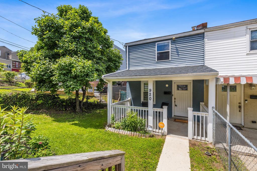 Foto principal - 920 52nd St NE