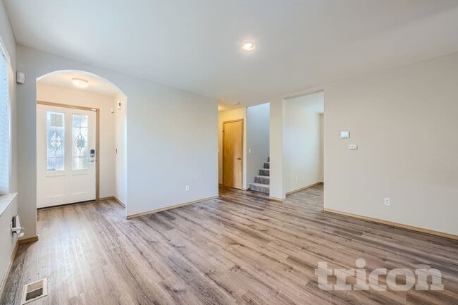 Building Photo - 2820 187th St E