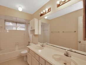 Building Photo - 16423 Ash Point Ln