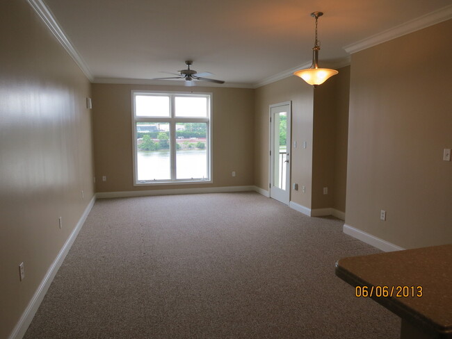 Building Photo - RIVER TOWNE CONDOMINIUMS, UNIT 401