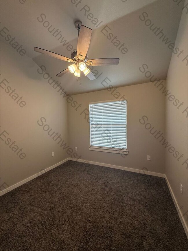 Foto del edificio - Beautiful 3-bedroom 2 bath brick home- Small Pet Allowed