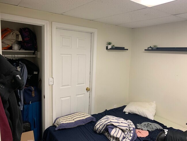 Foto del edificio - 43 Bay State Rd