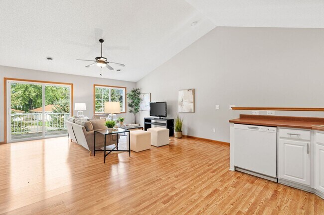 Foto del edificio - 3bd, 2ba town home in NEW HOPE, avail NOW
