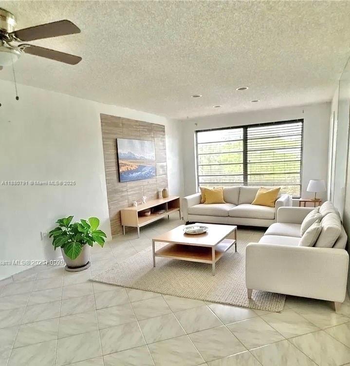 Foto principal - 7480 NW 17th St