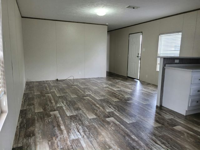 Building Photo - 1725 Sunburst Dr
