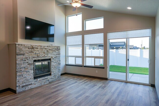 Foto del edificio - Brand New 2 Bedroom 2 Bath in Coeur d'Alene