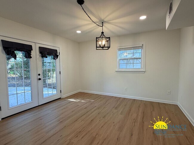 Foto del edificio - Centrally Located 3 Bedroom Home in Fort Walton Beach!