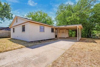 Building Photo - 1628 Parkdale Dr