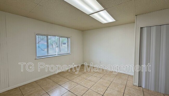 Foto del edificio - 1842 Paine Ave