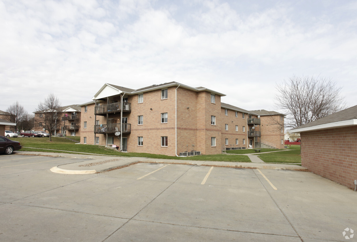 Foto del edificio - Pine Tree Apartments