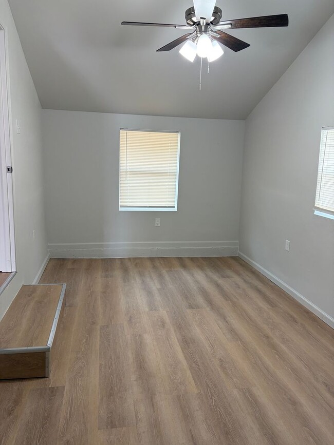 Foto del edificio - 3513 James Ave