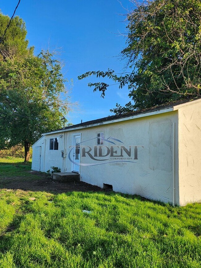 Foto del edificio - 11363 CA-70