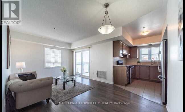 Building Photo - 70-370 Baycliffe Cres