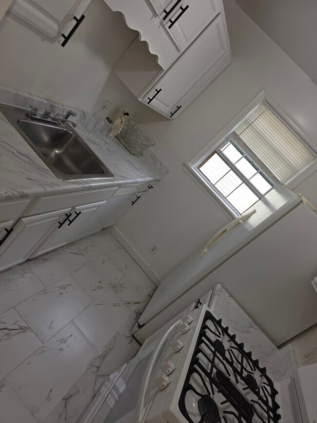 Foto del edificio - 26 Winans Ave