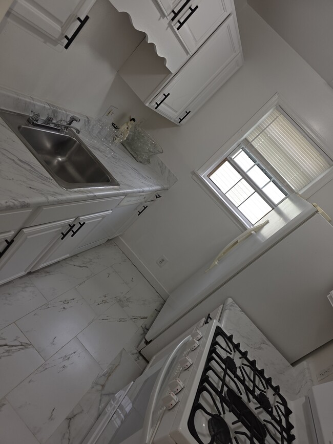 Building Photo - 26 Winans Ave