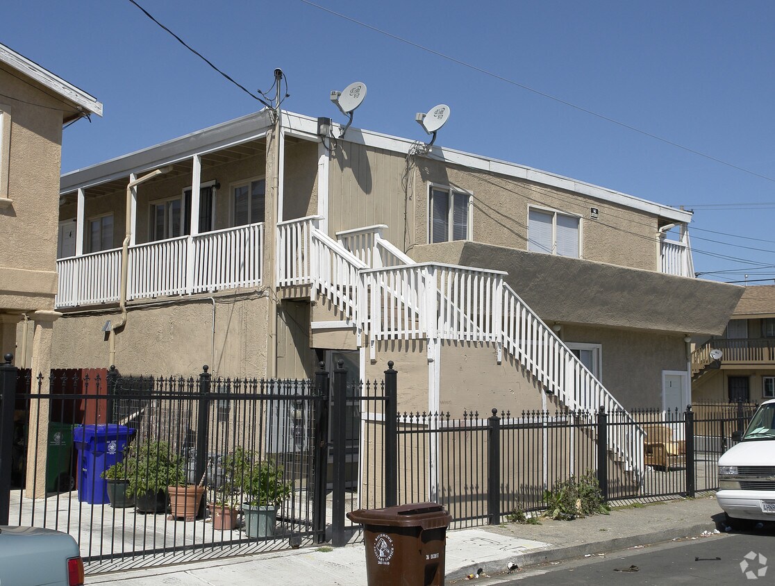 Building Photo - 1265 York St