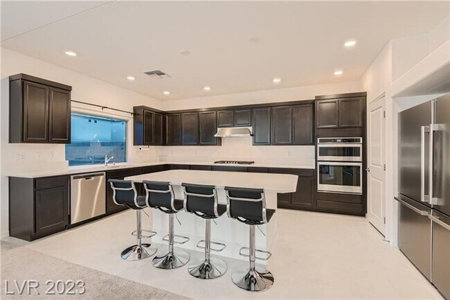 Foto del edificio - 7037 Sunland Hls Ave