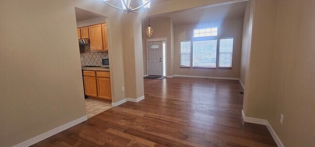 Building Photo - Great home in a great new area, also D20