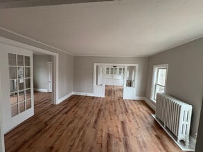 Building Photo - 302 W 10th Ave