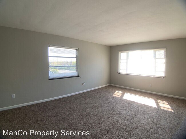 Building Photo - 2425 Springmont Ave