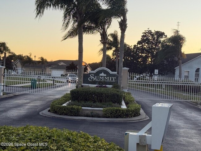 Foto del edificio - 4630 Portage Trail