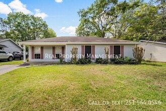 Building Photo - 9631 Royal Woods Dr N