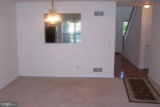 Building Photo - 63 Carousel Cir