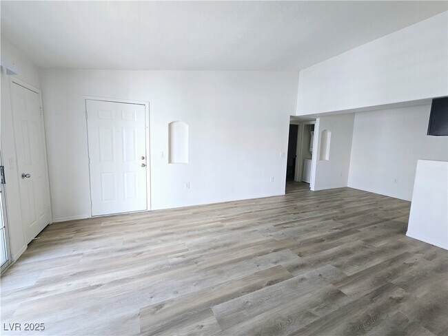 Foto del edificio - 3318 N Decatur Blvd