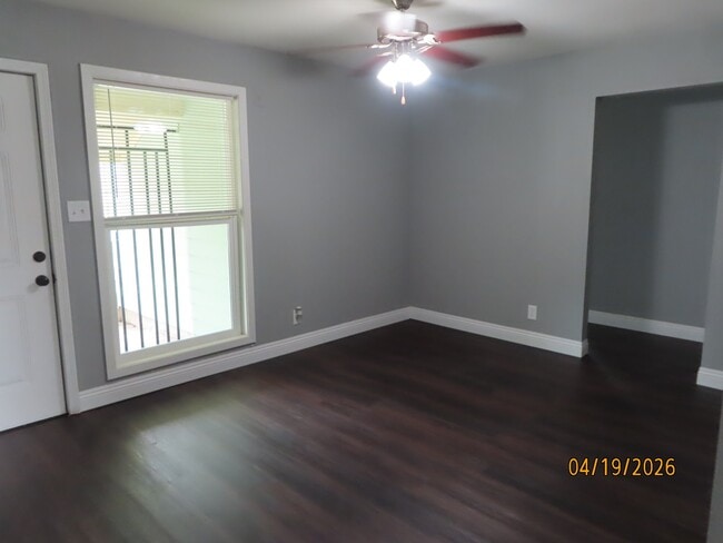 Photo - 10410 Broadstairs St House