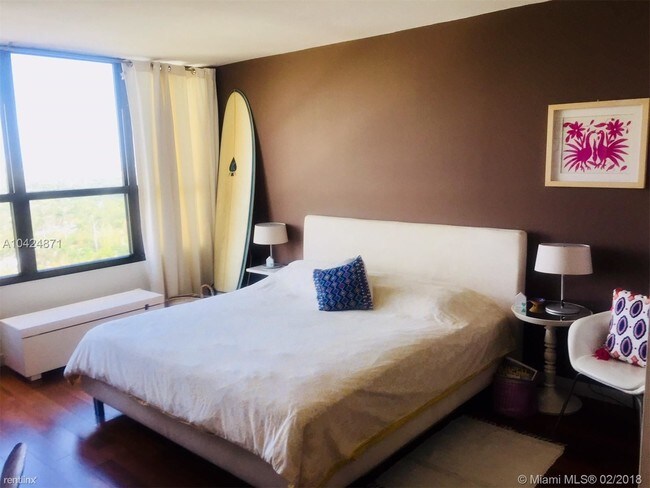 Building Photo - 2 br, 2 bath  - 780 NE 69th St Apt 1510