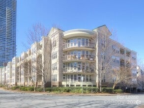 Building Photo - 405 W 7th St