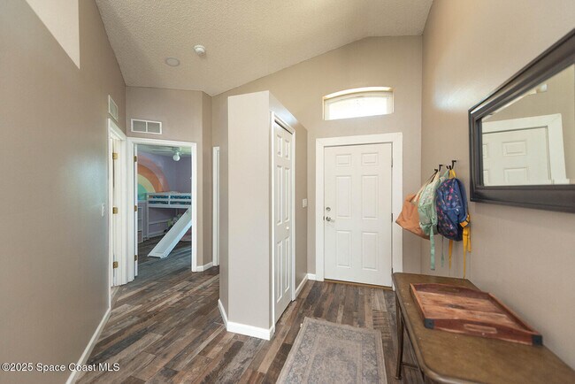 Foto del edificio - 2667 Deercroft Dr