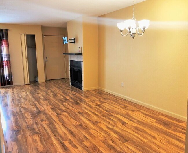 Foto del edificio - Quaint condo located in the heart of Glendale
