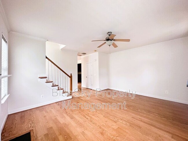 Building Photo - 948 Raymond Rd
