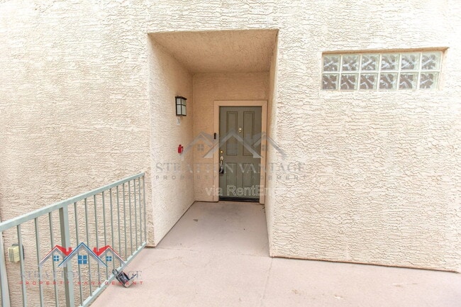 Building Photo - 16013 S Desert Foothills Pkwy