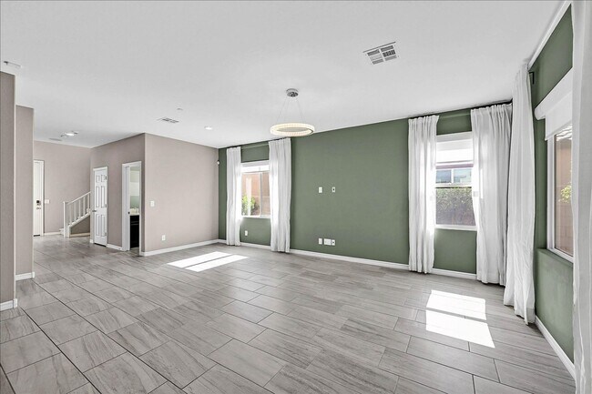 Building Photo - Stunning Next-Gen Home! 5 Bedrooms 5 Bathrooms In Gated Community!
